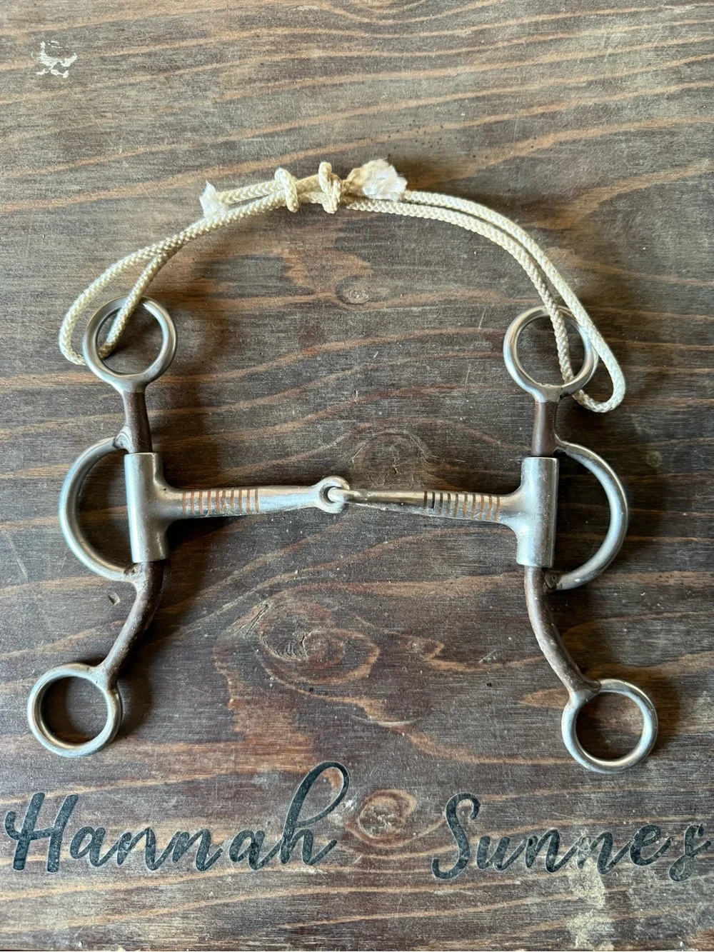 Showman short shank snaffle